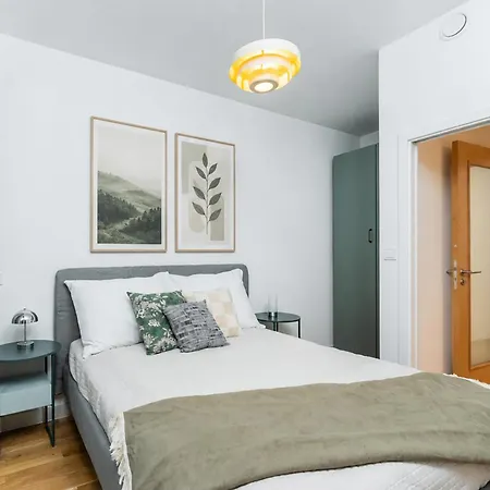 Appartamento Rentero New In Zizkov - Balcony & Near Vitkov *